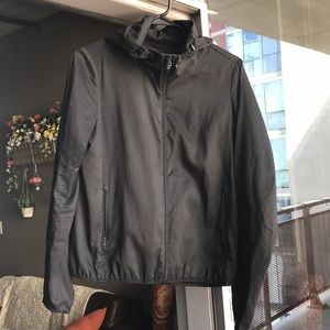 UNIQLO black windbreaker